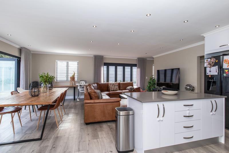 To Let 3 Bedroom Property for Rent in Constantia Western Cape
